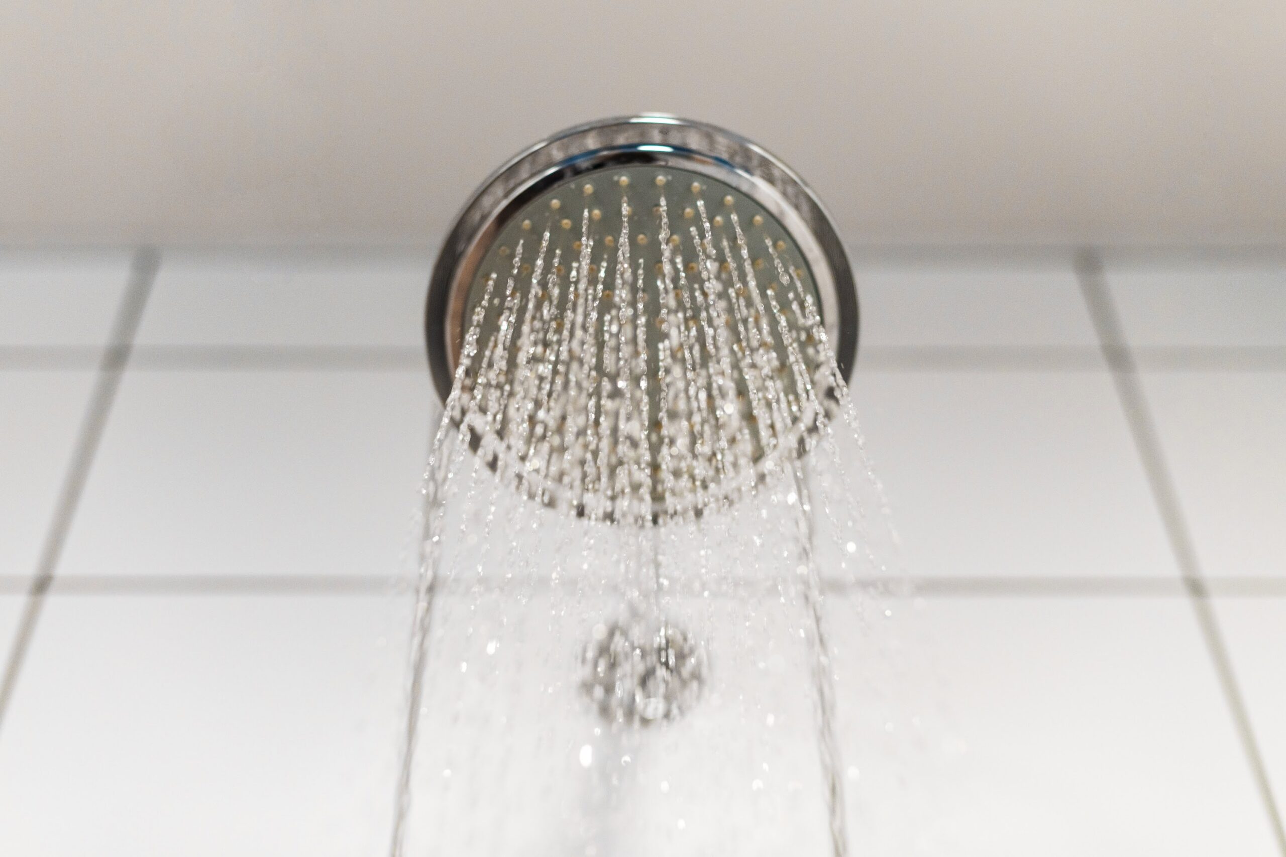 Flowing shower head